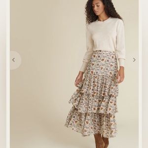The Shailene skirt just in time for the Spring/Summer season!
